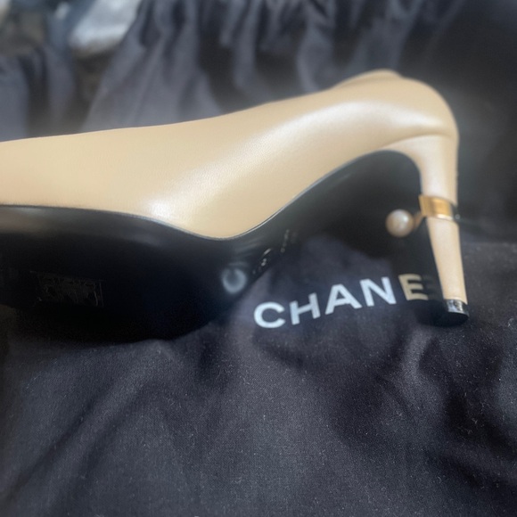 Brand new Chanel Pumps - Picture 6 of 7